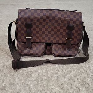 Louis Vuitton Messenger Bag - used once, with dust cover